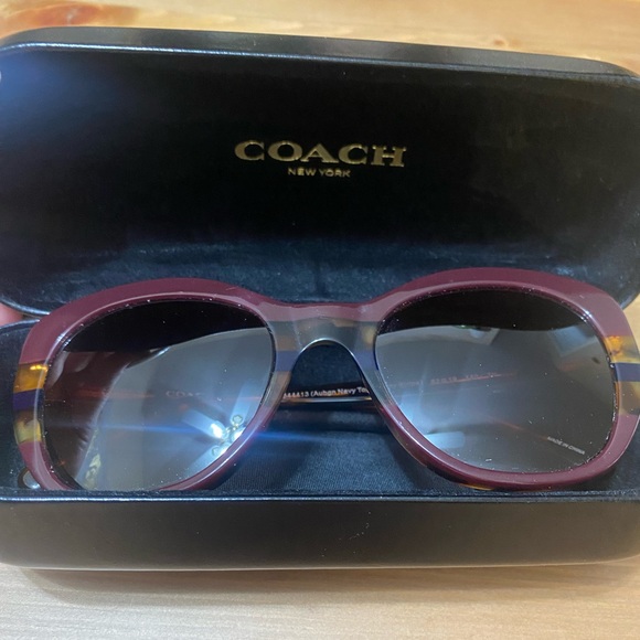 COACH-HC8204F 544413 CATEYE SUNGLASSES AUBERGINE NAVY TORTOISE - Picture 3 of 5